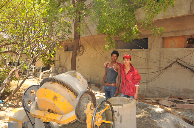 油漆無國界，互助友情漆
