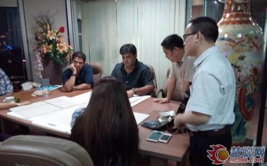 次日再次會面，洽談涂料工程細節(jié) 